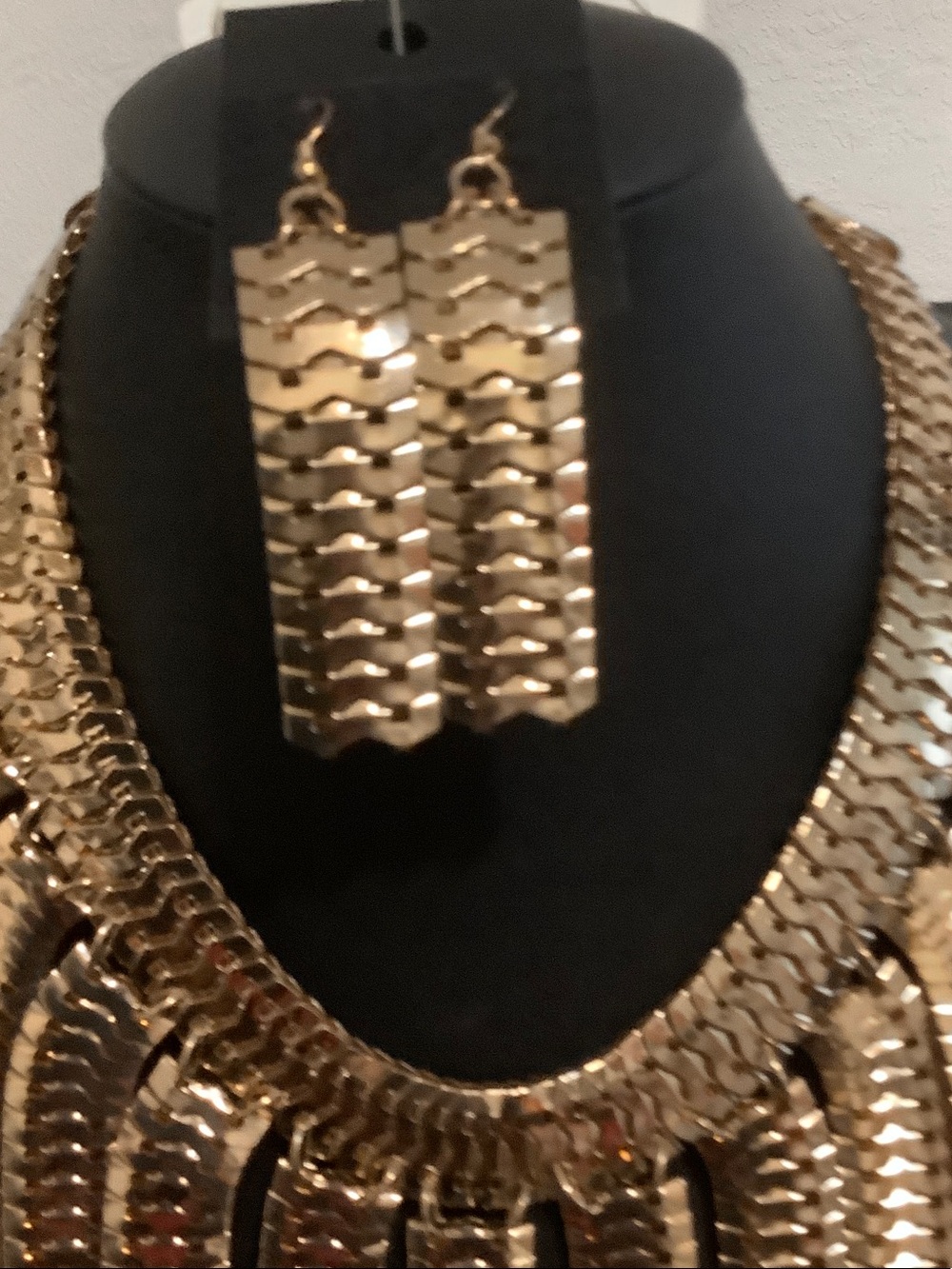 Gold Statement Fringe Bib Necklace - Women Jewelry - Picture 3 of 3